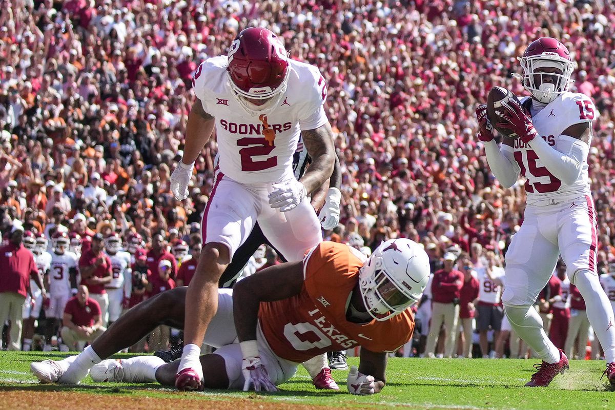 The Playoffs » Miami vence Florida na abertura da temporada do futebol  americano universitário